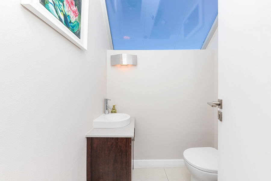 To Let 4 Bedroom Property for Rent in Tamboerskloof Western Cape